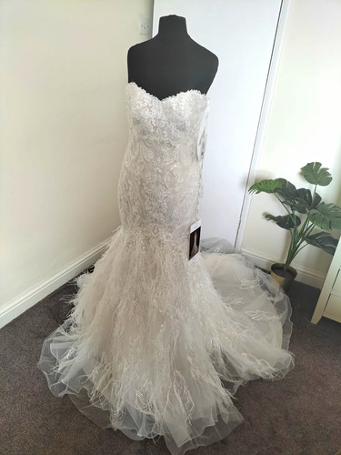 Pronovias ivory strapless lace - ivory,