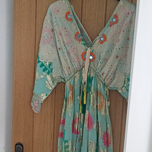 Neck metallic floral - metallic,
